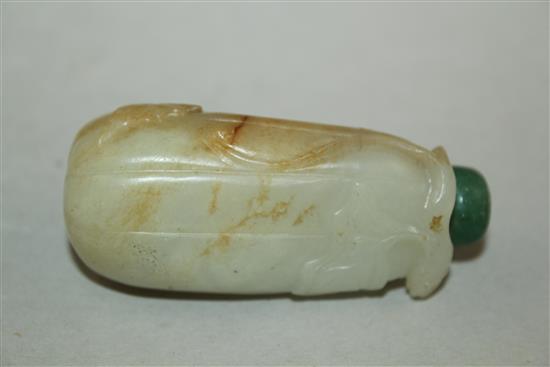 A Chinese white and russet jade bitter melon snuff bottle, 1800-1900, 5.5cm